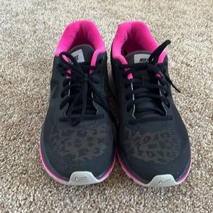 Women’s Nike cheetah and pink 8.5